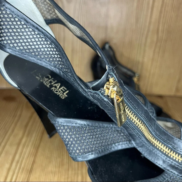 Michael Kors heeled sandal – color black - women’s size 9 M - Picture 3 of 5